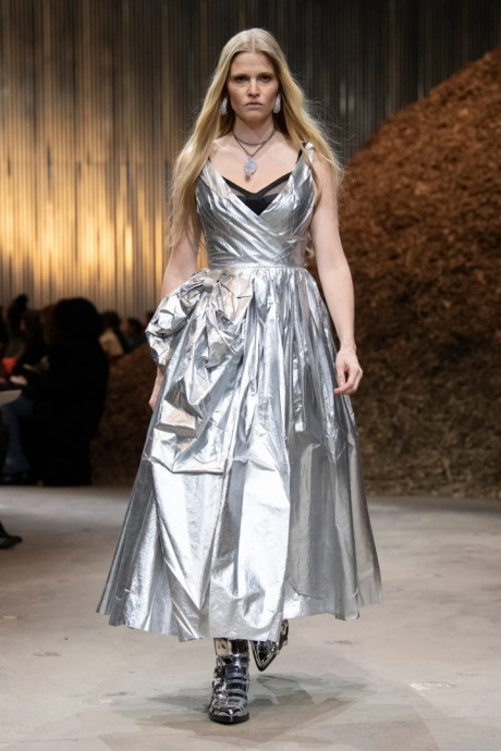 Коллекция Alexander McQueen Ready-To-Wear Осень-Зима 2022/2023 Коллекция Alexander McQueen Ready-To-Wear Осень-Зима 2022/2023