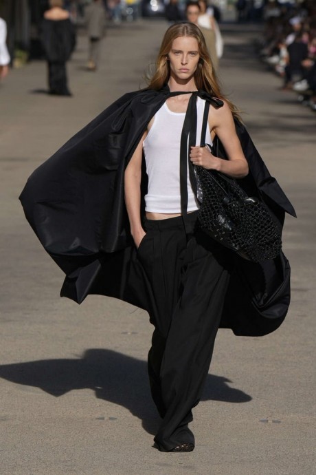 Коллекция Stella Mccartney Ready-To-Wear Весна-Лето 2024 Коллекция Stella Mccartney Ready-To-Wear Весна-Лето 2024