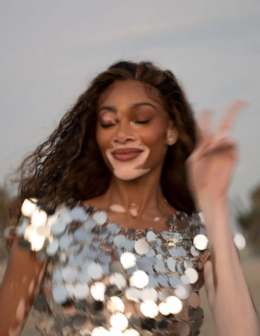 Винни Харлоу (Winnie Harlow) в фотосессии для журнала Vogue Netherlands (2023)