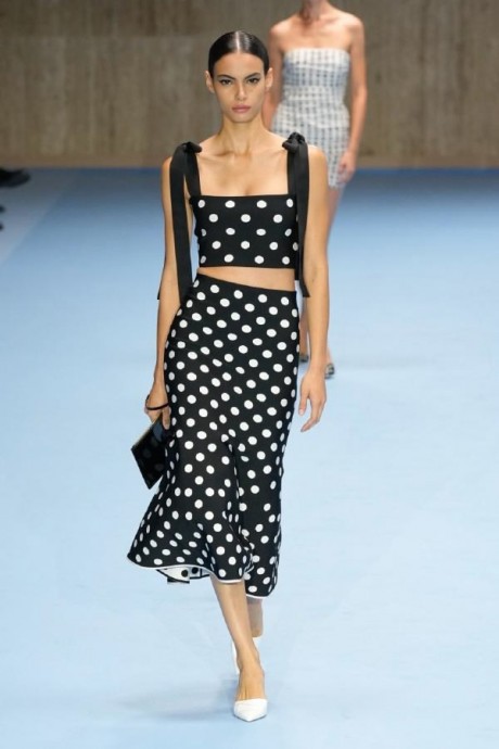 Коллекция Carolina Herrera Ready-To-Wear Весна-Лето 2025 Коллекция Carolina Herrera Ready-To-Wear Весна-Лето 2025