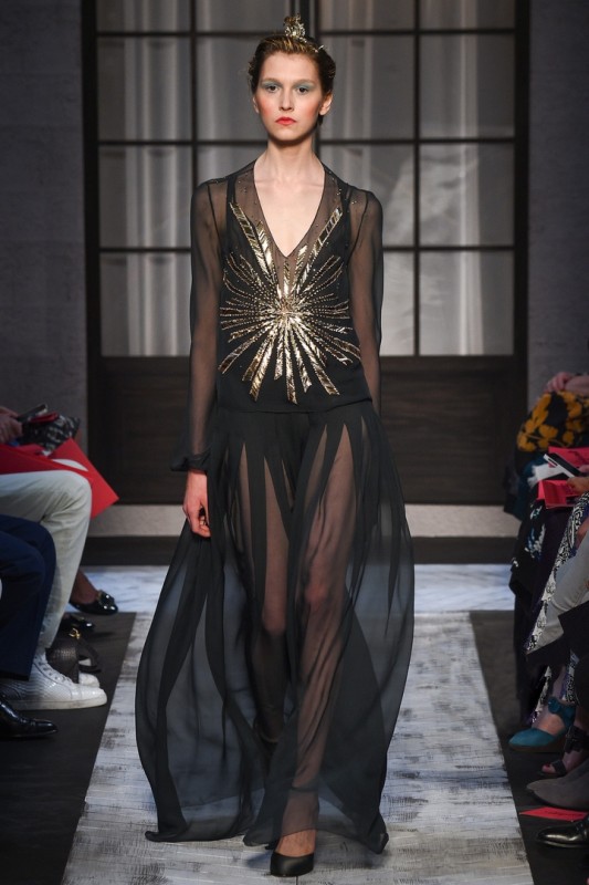 Модели коллекции Schiaparelli Модели коллекции Schiaparelli
