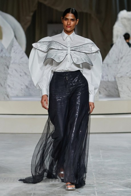 Высокая мода Rahul Mishra Fall-Winter 2024/25 RTW Collection Высокая мода Rahul Mishra Fall-Winter 2024/25 RTW Collection