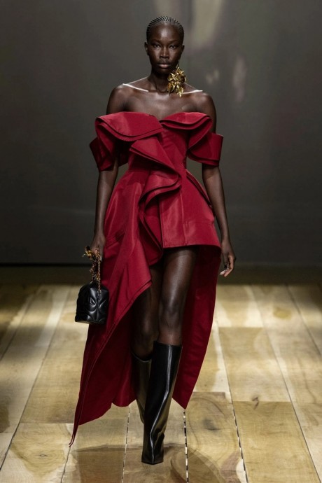 Коллекция Alexander McQueen FALL 2023 READY-TO-WEAR