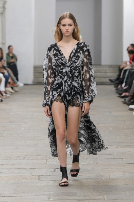 Коллекция Ermanno Scervino Ready-To-Wear Весна-Лето 2023 Коллекция Ermanno Scervino Ready-To-Wear Весна-Лето 2023