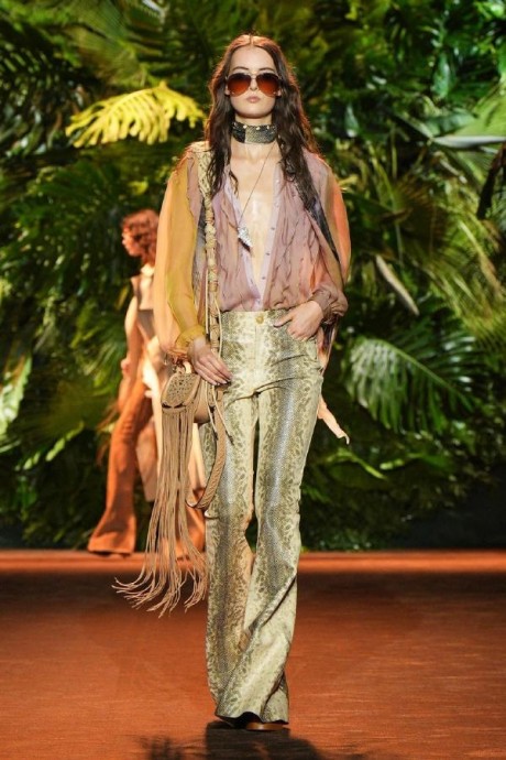 Коллекция Roberto Cavalli Ready-To-Wear Весна-Лето 2024 Коллекция Roberto Cavalli Ready-To-Wear Весна-Лето 2024