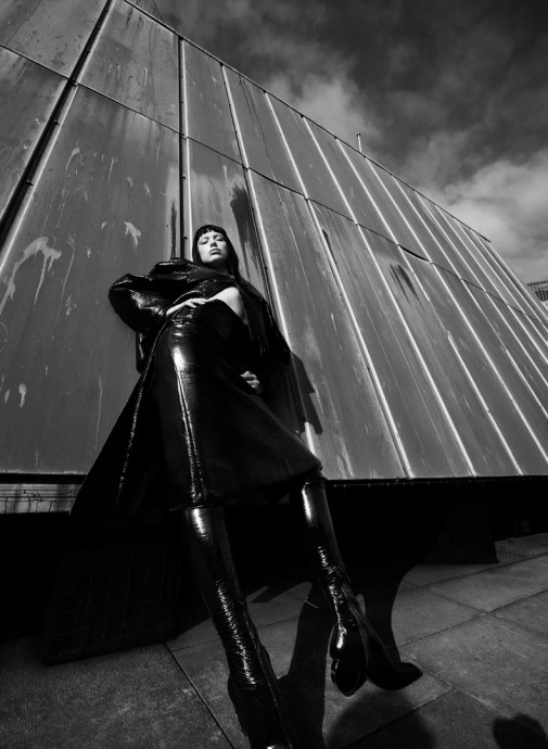 Дуа Липа (Dua Lipa) в фотосессии для журнала Vogue France (2023) Дуа Липа (Dua Lipa) в фотосессии для журнала Vogue France (2023)
