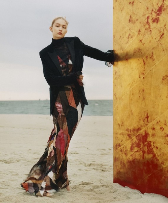 Джиджи Хадид (Gigi Hadid) в фотосессии для журнала Vogue US (2022) Джиджи Хадид (Gigi Hadid) в фотосессии для журнала Vogue US (2022)