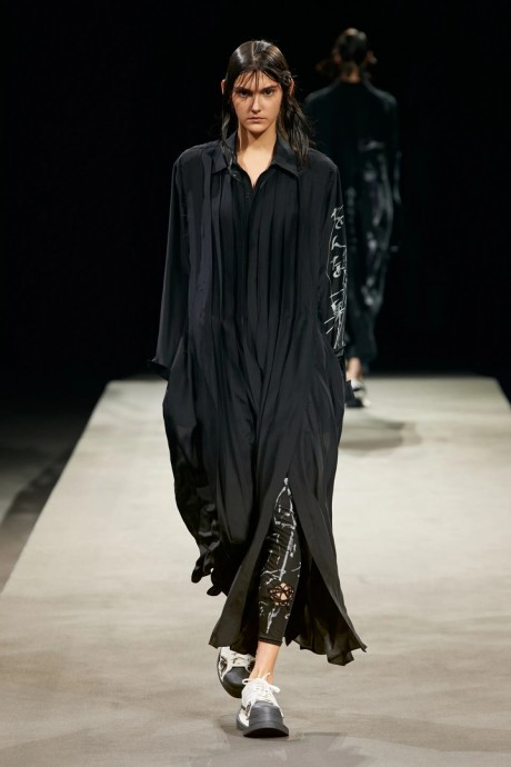 Коллекция Yohji Yamamoto 2023 READY-TO-WEAR