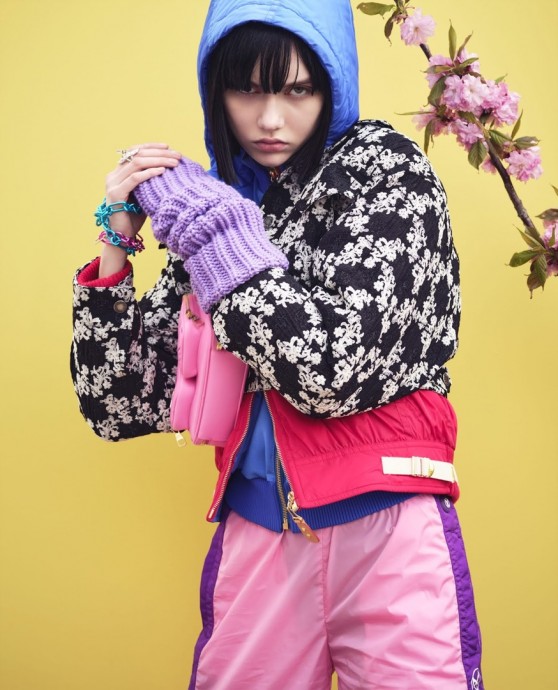 Модель Стейнберг (Steinberg) появилась на страницах июльского Vogue Japan