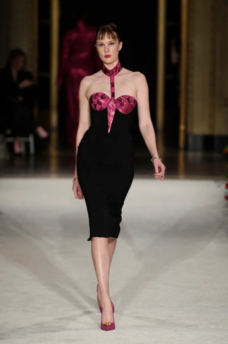 Коллекция Christian Siriano Ready-To-Wear Осень-Зима 2023 Коллекция Christian Siriano Ready-To-Wear Осень-Зима 2023