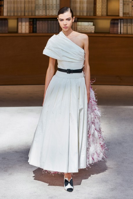 Модели коллекции Chanel Couture