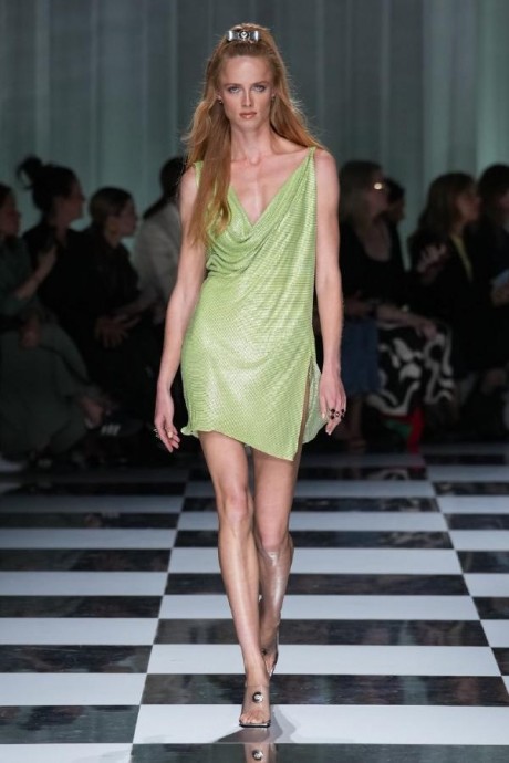 Коллекция Versace Ready-To-Wear Весна-Лето 2024