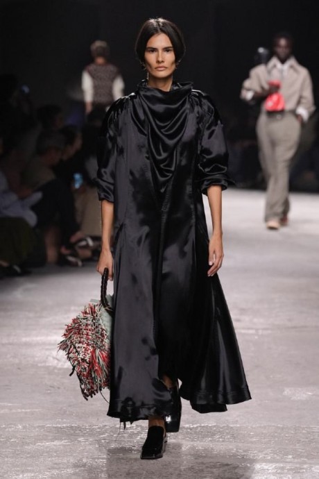 Коллекция Bottega Veneta Ready-To-Wear Весна-Лето 2025 Коллекция Bottega Veneta Ready-To-Wear Весна-Лето 2025