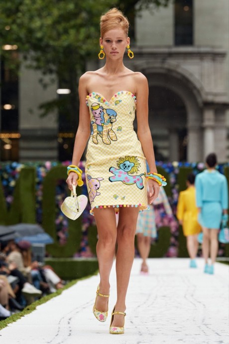 Коллекция Moschino Ready-To-Wear Весна-Лето 2022