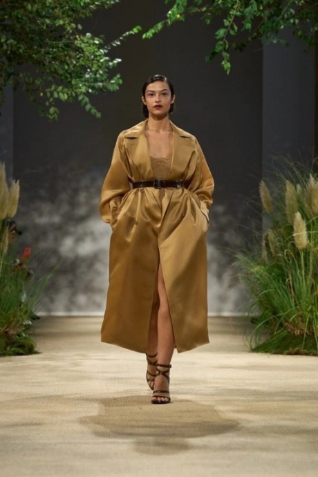Max Mara весна-лето 2024 в рамках Недели моды в Милане