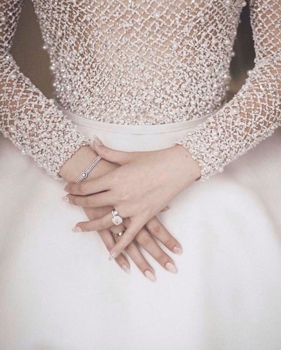 Нежные детали в каждом платье дополняют образ невесты своей ненавязчивой красотой