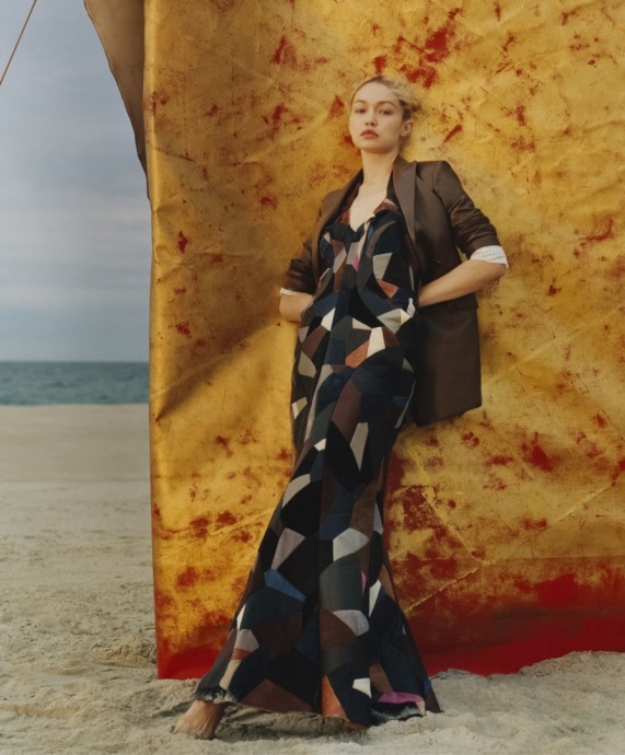 Джиджи Хадид (Gigi Hadid) в фотосессии для журнала Vogue US (2022) Джиджи Хадид (Gigi Hadid) в фотосессии для журнала Vogue US (2022)
