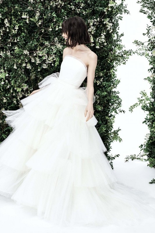 Лукбук свадебной коллекции Весна-лето 2020 от Carolina Herrera Лукбук свадебной коллекции Весна-лето 2020 от Carolina Herrera