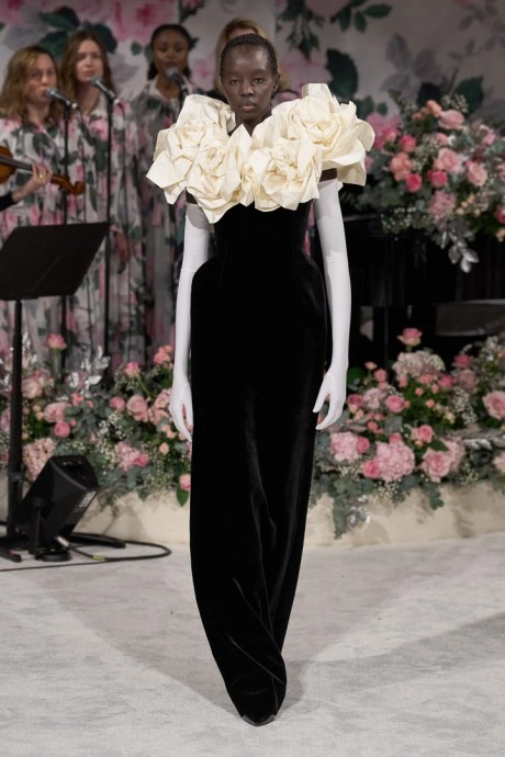 Обзор коллекции Richard Quinn Fall 2024 Ready-to-Wear Обзор коллекции Richard Quinn Fall 2024 Ready-to-Wear