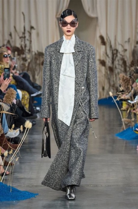 Коллекция Sarawong Ready-To-Wear Fall/Winter 2024 Milan Коллекция Sarawong Ready-To-Wear Fall/Winter 2024 Milan