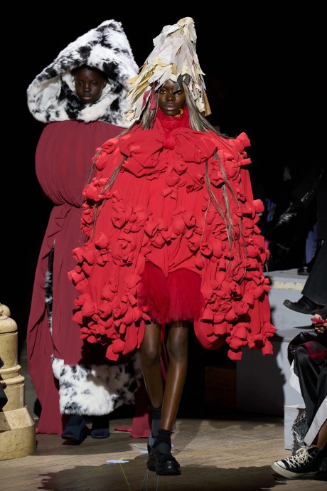 Осенняя коллекция Comme des Garçons 2023 ready-to-wear