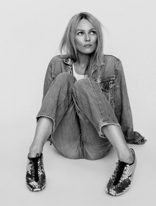 Ванесса Паради (Vanessa Paradis) в фотосессии для журнала Harper’s Bazaar France (2023) Ванесса Паради (Vanessa Paradis) в фотосессии для журнала Harper’s Bazaar France (2023)
