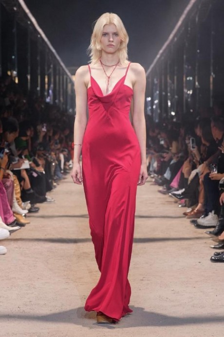 Коллекция Isabel Marant Ready-To-Wear Весна-Лето 2024 Коллекция Isabel Marant Ready-To-Wear Весна-Лето 2024