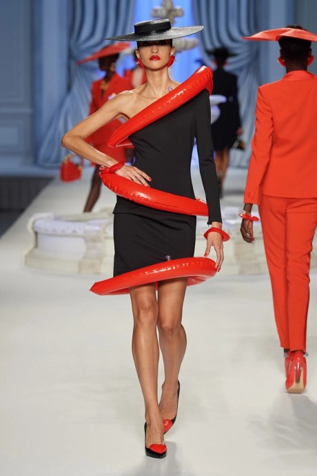 Коллекция Moschino Ready-To-Wear Весна-Лето 2023