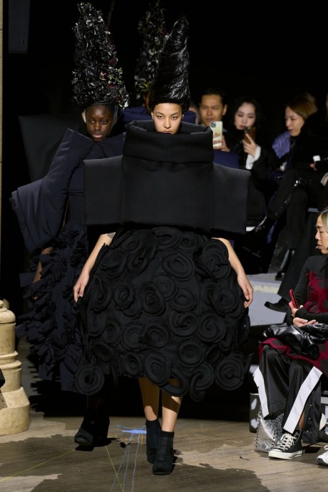 Обзор осенней коллекции Comme des Garçons 2023 ready-to-wear