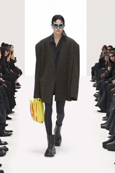 Balenciaga Ready-To-Wear Весна-Лето 2022