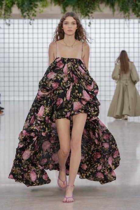Коллекция Chloé Ready-To-Wear Весна-Лето 2025