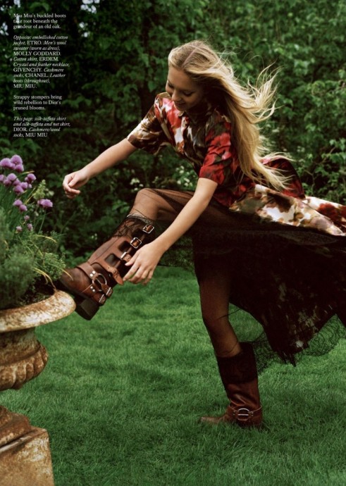 Лила Мосс (Lila Moss), дочь культовой модели Кейт Мосс, в фотосессии для журнала Vogue UK (2022)