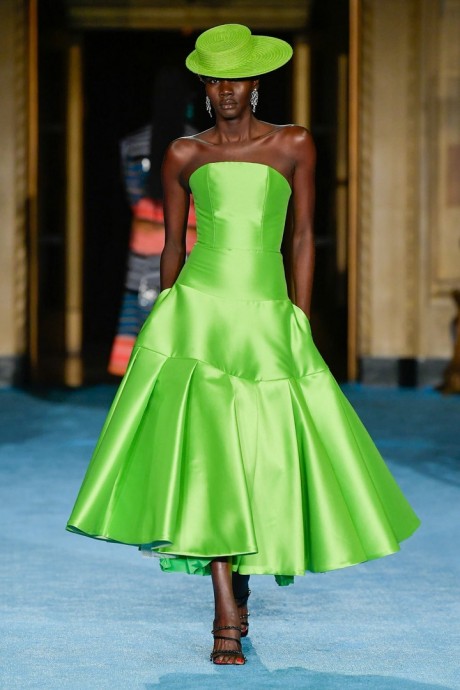 Коллекция Christian Siriano Ready-To-Wear Весна-Лето 2022