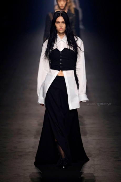 Модели коллекции Ann Demeulemeester Spring/Summer 2024 Модели коллекции Ann Demeulemeester Spring/Summer 2024