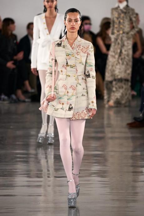 Коллекция Giambattista Valli Ready-To-Wear Осень-Зима 2022/2023 Коллекция Giambattista Valli Ready-To-Wear Осень-Зима 2022/2023