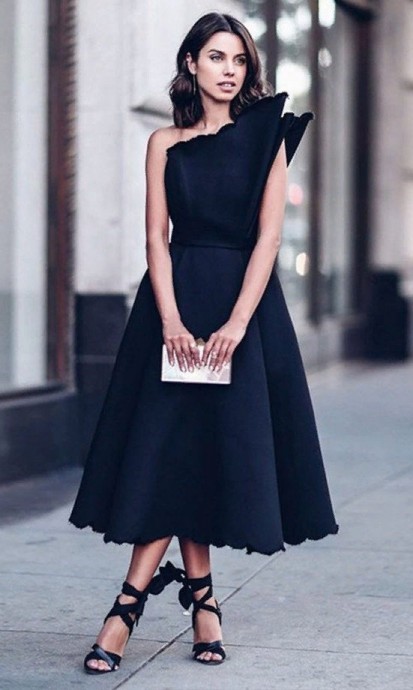Какое черное платье самое красивое?