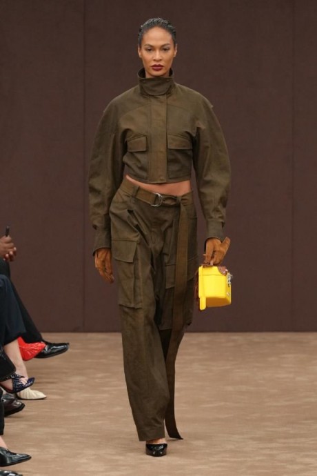 Коллекция Ferrari Ready-To-Wear Весна-Лето 2025