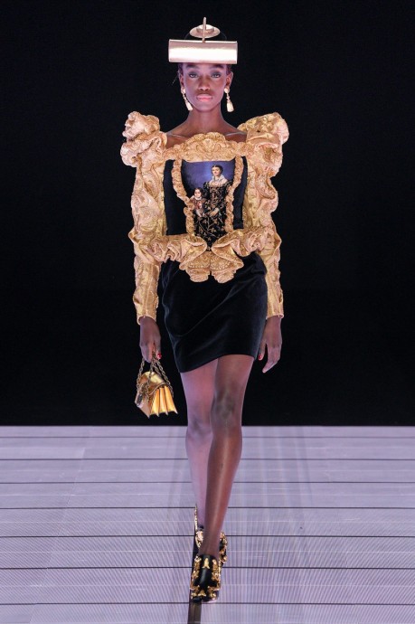 Коллекция Moschino Ready-To-Wear Осень-Зима 2022/2023