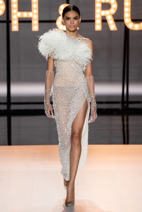 Модели коллекции Ralph & Russo Couture