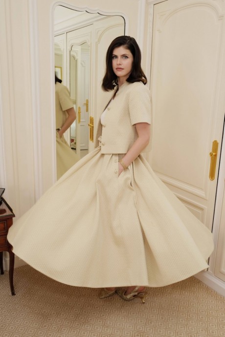 Александра Даддарио (Alexandra Daddario) в фотосессии для журнала British Vogue (2023) Александра Даддарио (Alexandra Daddario) в фотосессии для журнала British Vogue (2023)
