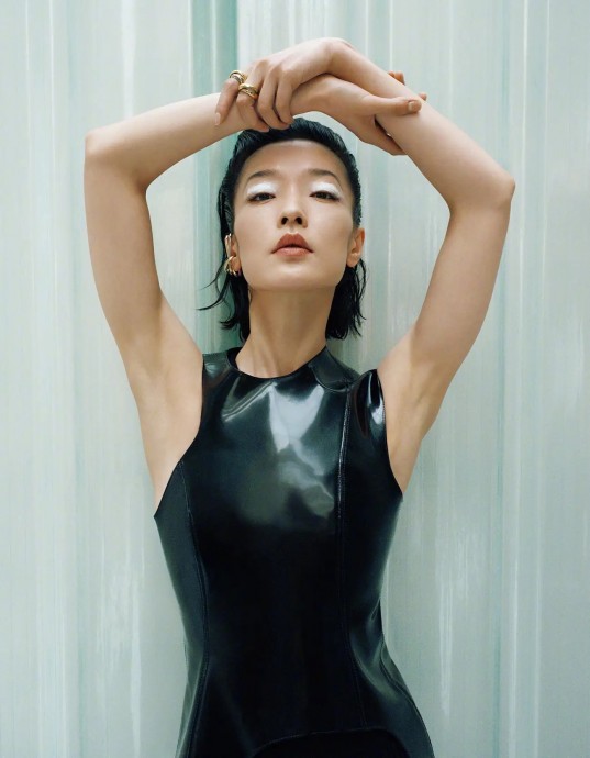 Ду Цзюань (Du Juan) в фотосессии для журнала Elle China (2024) Ду Цзюань (Du Juan) в фотосессии для журнала Elle China (2024)