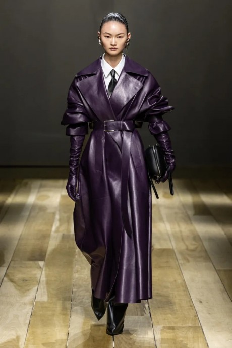 Коллекция Alexander McQueen Ready-To-Wear Осень-Зима 2023-2024 Коллекция Alexander McQueen Ready-To-Wear Осень-Зима 2023-2024