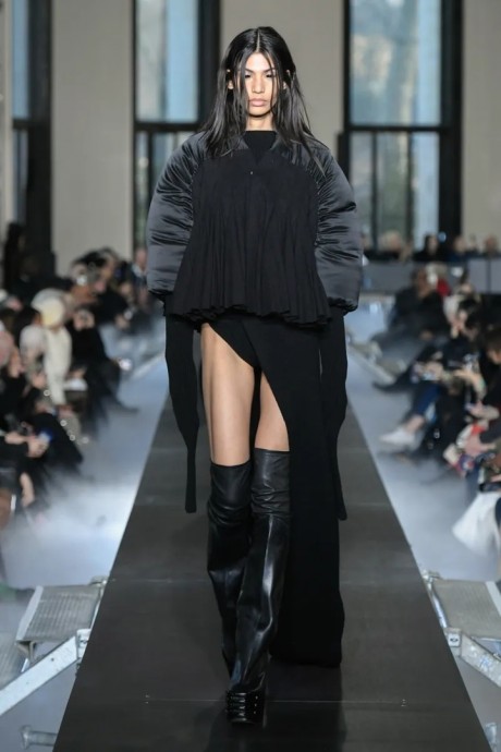 Коллекция Rick Owens Ready-To-Wear Осень-Зима 2023-2024 Коллекция Rick Owens Ready-To-Wear Осень-Зима 2023-2024