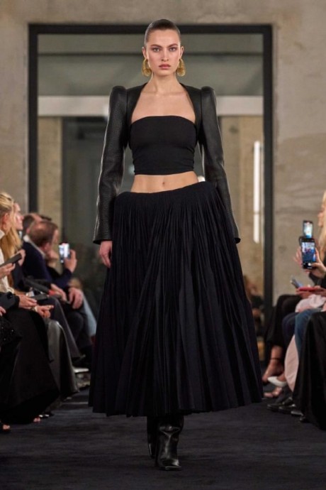 Коллекция Alaïa Ready-To-Wear Осень-Зима 2025-2026
