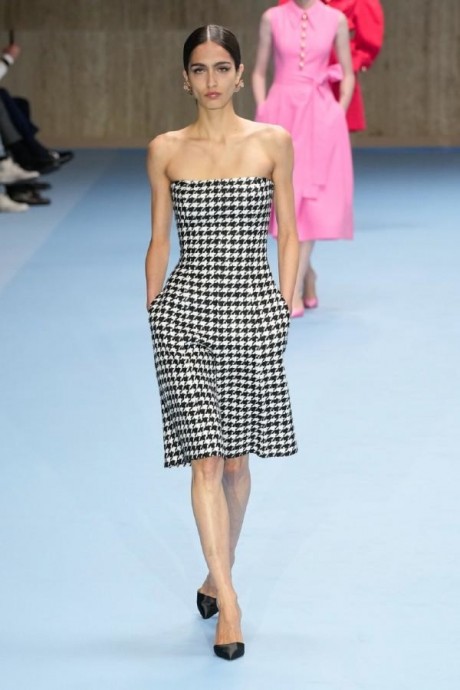 Коллекция Carolina Herrera Ready-To-Wear Весна-Лето 2025 Коллекция Carolina Herrera Ready-To-Wear Весна-Лето 2025