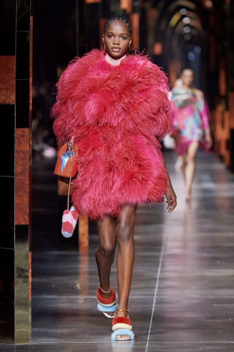 Коллекция Fendi Ready-To-Wear Весна-Лето 2022