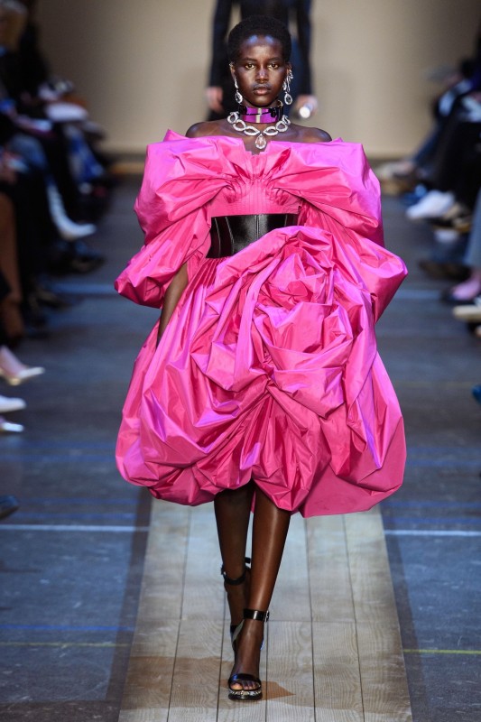 Alexander McQueen Fall-Winter 2019 Alexander McQueen Fall-Winter 2019