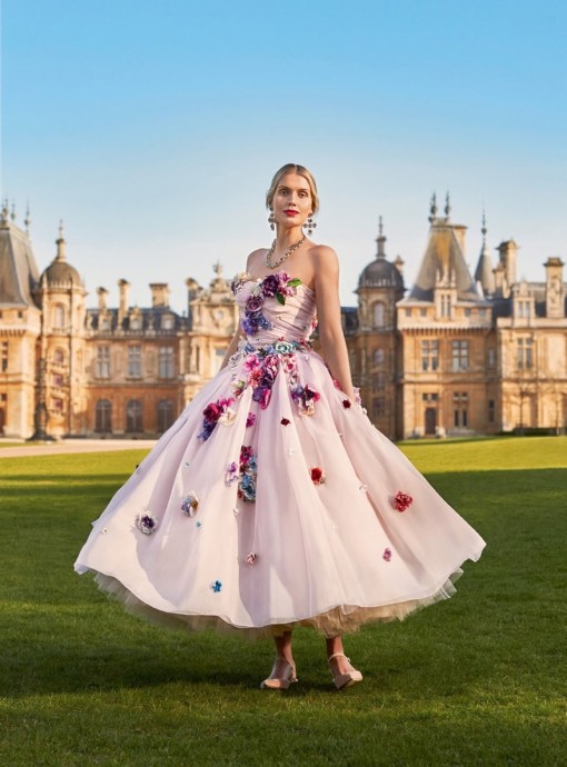 Kitty Spencer появилась на страницах июньского выпуска Town & Country UK