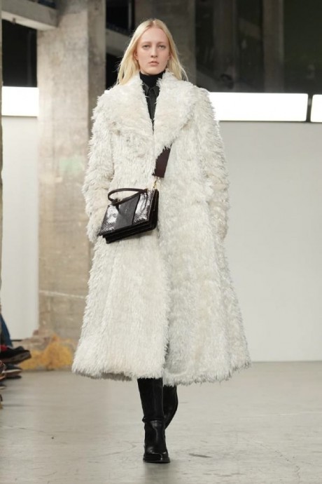 Коллекция Gabriela Hearst Ready-To-Wear Осень-Зима 2025-2026 Коллекция Gabriela Hearst Ready-To-Wear Осень-Зима 2025-2026