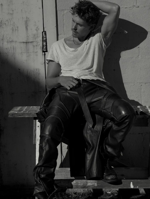 Остин Батлер (Austin Butler) в фотосессии для журнала Esquire US (2024) Остин Батлер (Austin Butler) в фотосессии для журнала Esquire US (2024)